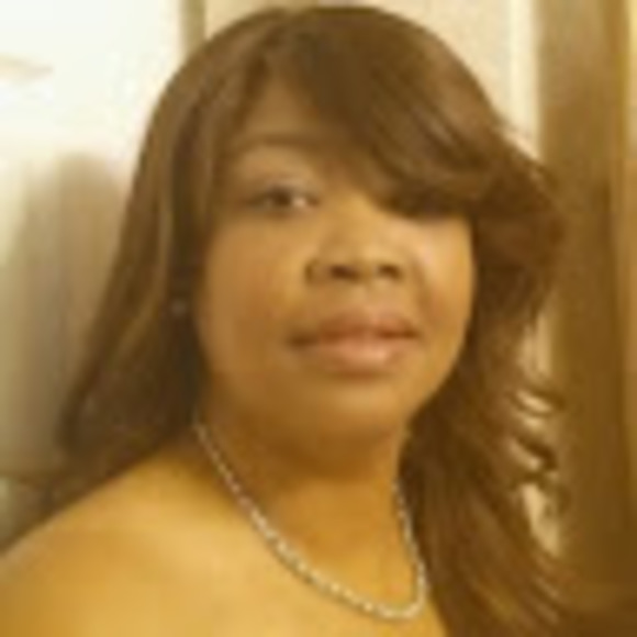 Meet your Posher, Janet - Picture 1 of 1